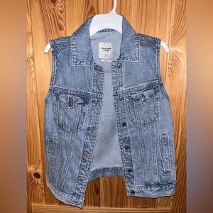 Abercrombie & Fitch oversized denim vest - XXS